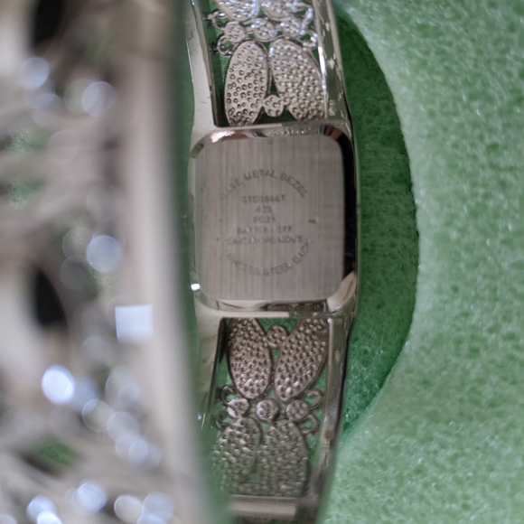 Beautiful Watch - Picture 5 of 9